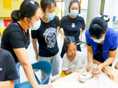 紅荔社區(qū)開展“收納小能手，巧手系鞋帶”孩子生活技能培訓(xùn)活動